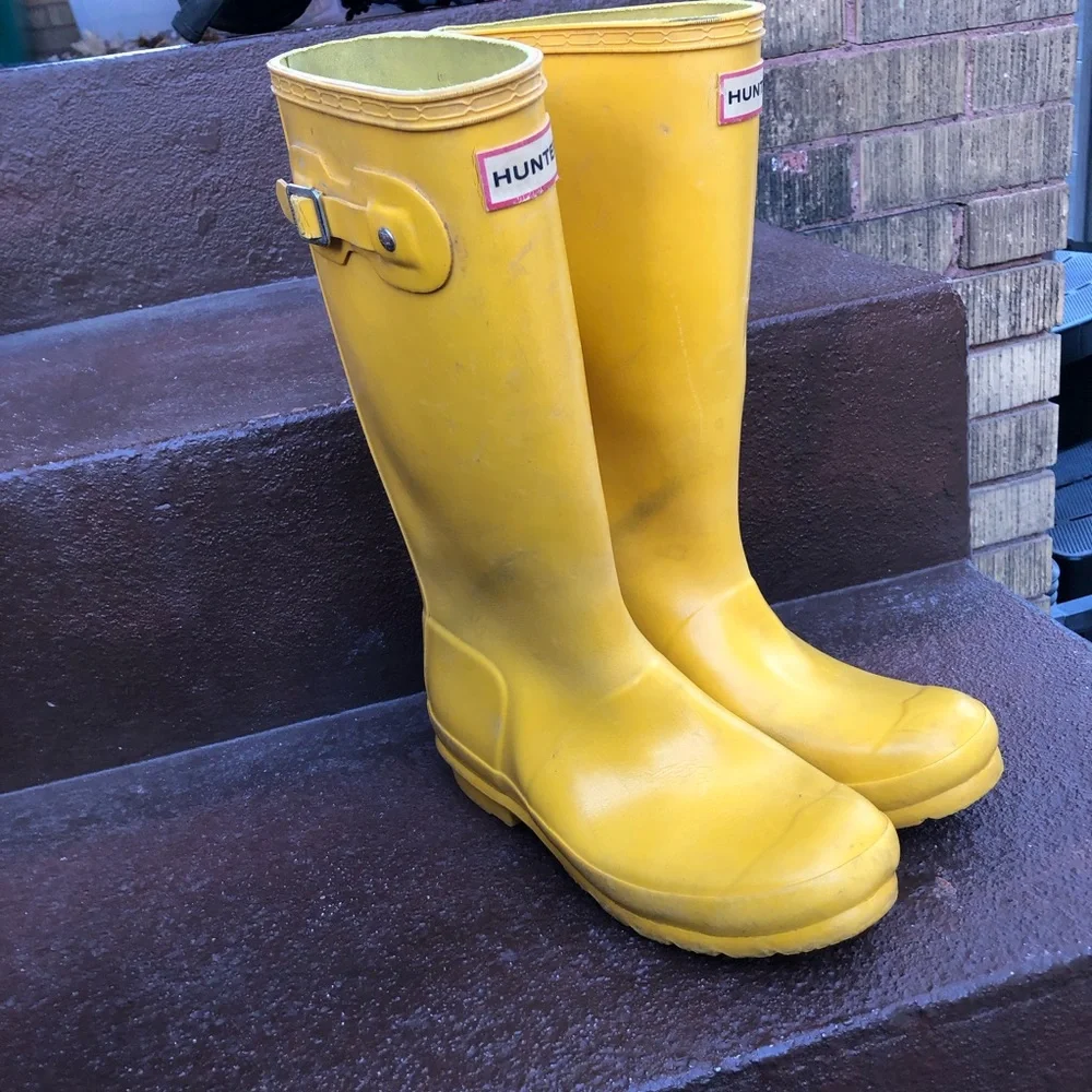 Hunter Original Kids Gloss Boots Size 5 Yellow Tall Pull On Chore Farm Work Rain